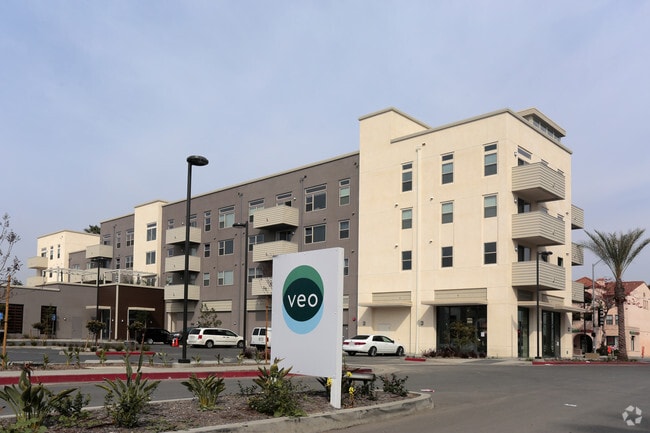 Building Photo - Veo