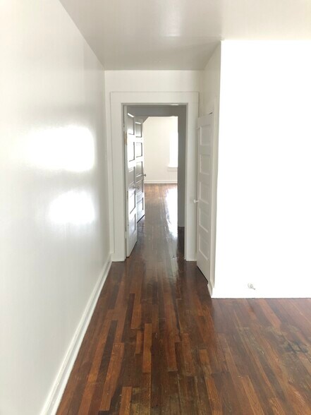 Primary Photo - 522 E Myrtle St
