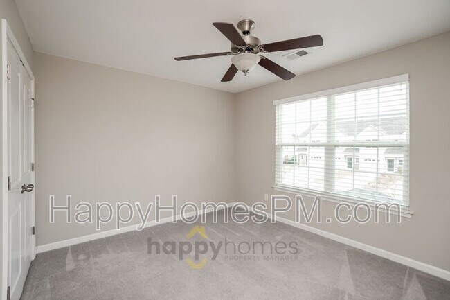 Building Photo - 120 Kirkland St