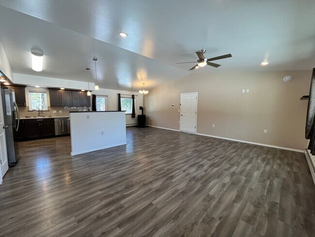 Building Photo - Newer, energy efficient, pet friendly home...