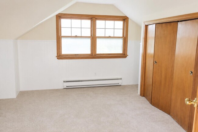 Building Photo - 524 Wallis Rd