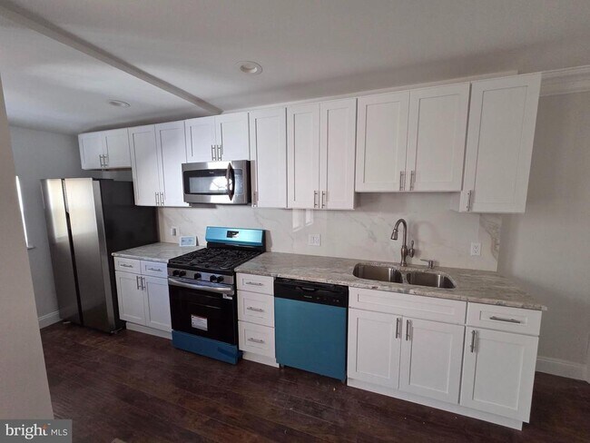 Building Photo - 5259 Akron St