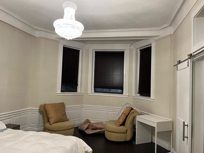 Building Photo - 469 Commonwealth Ave