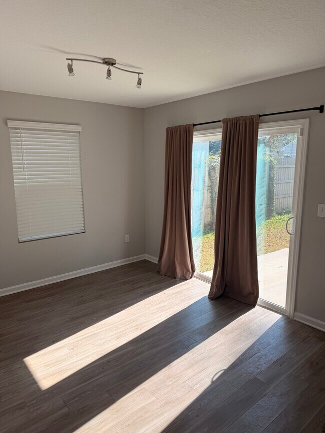 Building Photo - 4006 College St