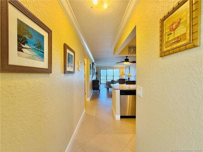 Building Photo - 7440 S Ocean Dr