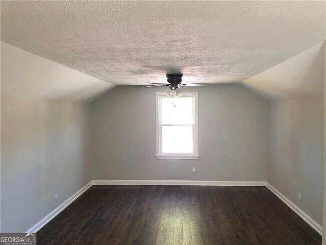 Building Photo - 1307 Lorenzo Dr SW