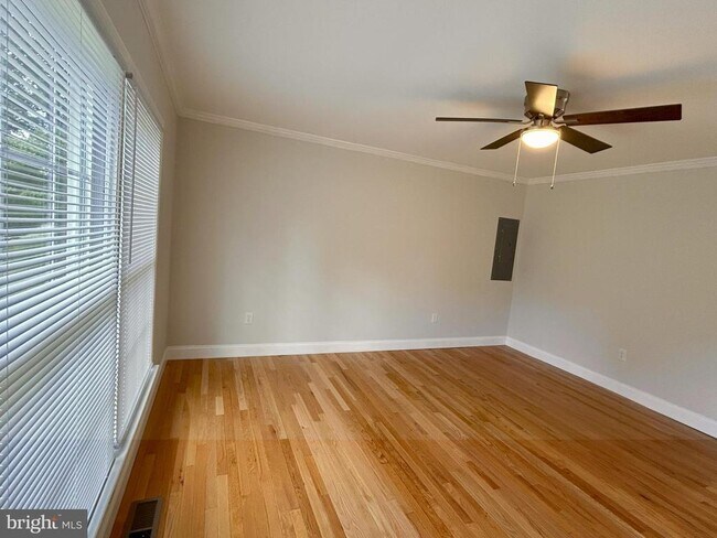 Building Photo - 3108 Waverly Dr