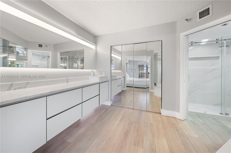 Building Photo - 3530 Mystic Pointe Dr