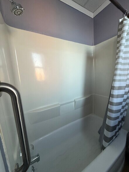 bathroom - 230 Buckeye St