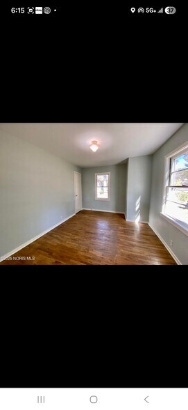 Building Photo - 3331 Van Fleet Pky