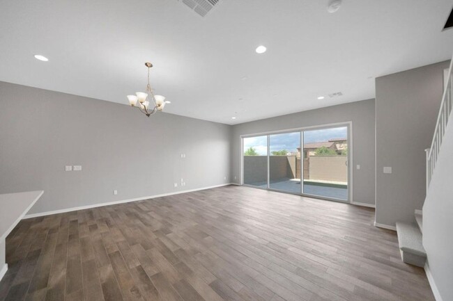 Building Photo - LUXURY TOWNHOME IN PNORTERRA WITH COMMUNIT...