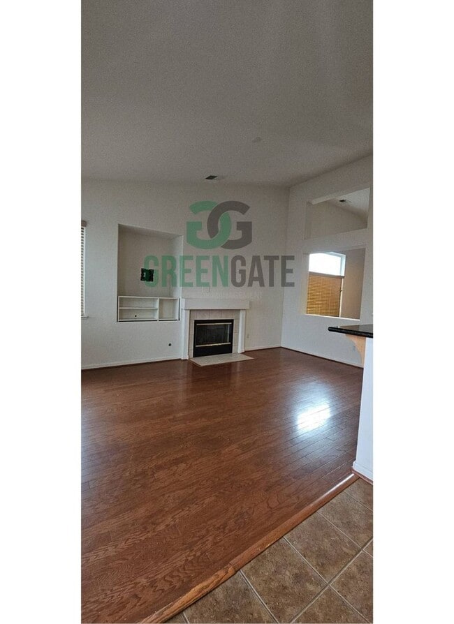 Building Photo - Available Now! 3 Bedroom 2 Bath Spacious Home in Tracy!!