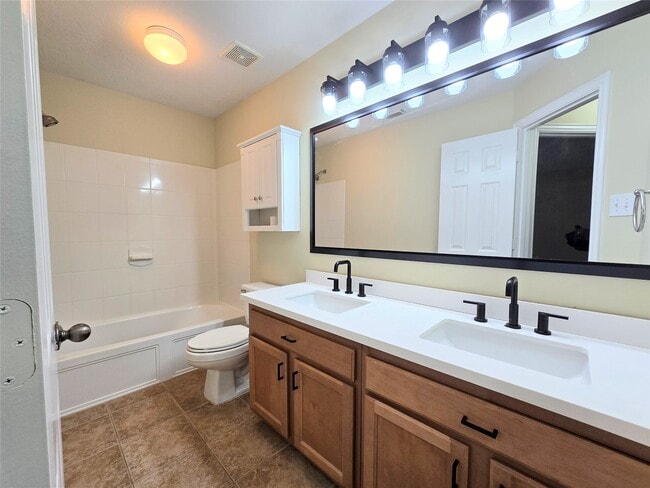 Building Photo - 31323 Trinity Park Ln