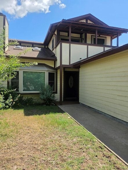 Building Photo - 5503 Thunderbird St