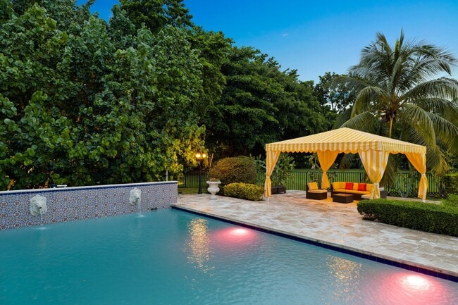 Building Photo - 12300 Old Cutler Rd