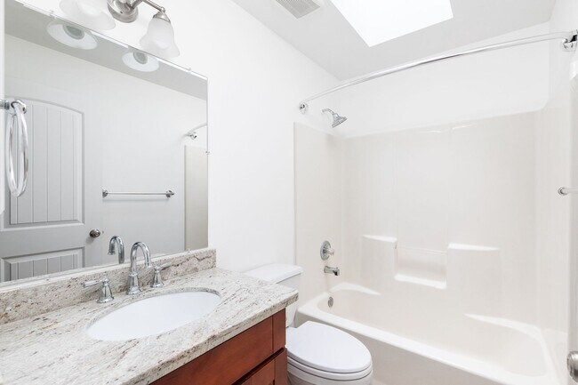 Building Photo - 50% Off First Month's Rent for March Move In! Beautiful 4 Bedroom 3 Bath Issaquah Home on Large P...