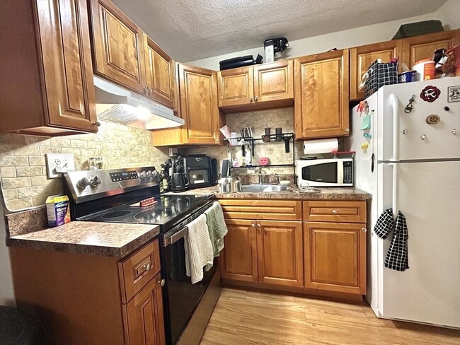 Building Photo - 720 Bennington St