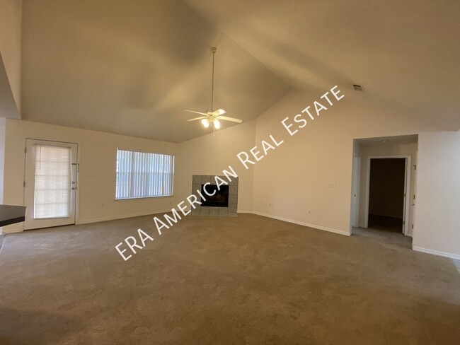 Building Photo - ***MOVE IN SPECIAL- First Full Month Rent ...