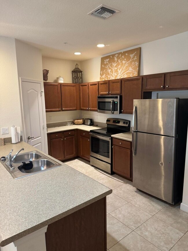 Building Photo - 3063 SW Otter Ln