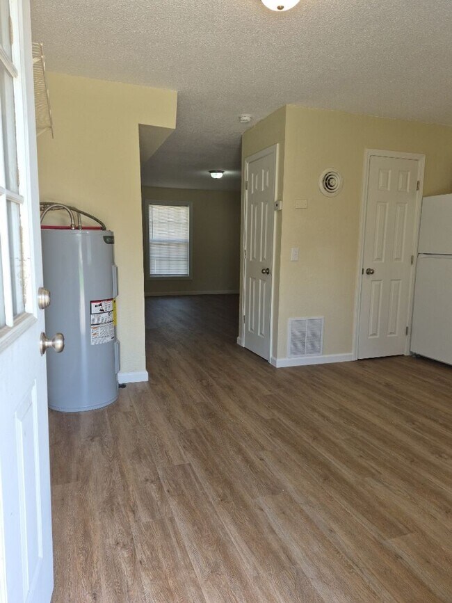 Building Photo - SEMO - 4 Plex