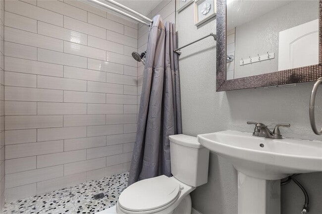 Building Photo - 1735 4th Ave E