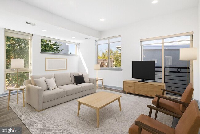 Building Photo - 419 W Berks St