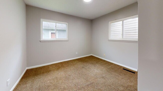 Building Photo - Akron 3 Bedroom Single Family Home - MOVE IN SPECIAL!
