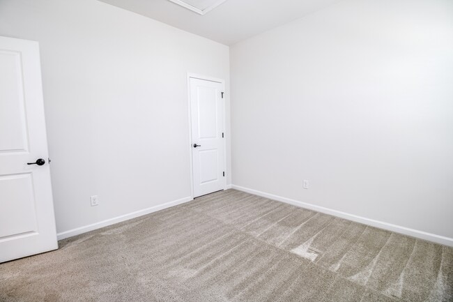 Building Photo - 2048 Oglethorpe Dr