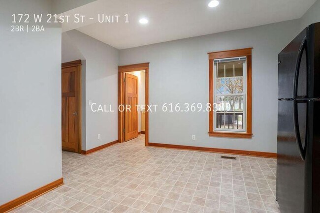 Building Photo - 172 W 21st St