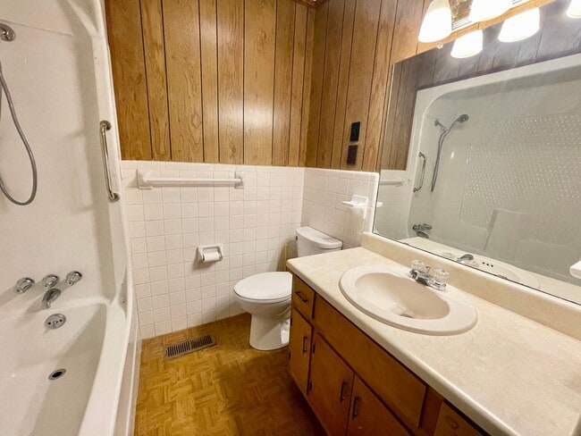 Building Photo - Super Clean 3 bed 2 bath home in Athens in...