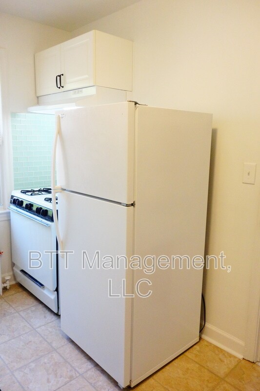 Building Photo - 812 Greenwood Cir