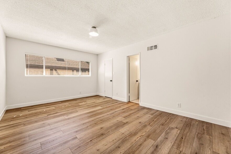 Building Photo - 100 N El Molino St