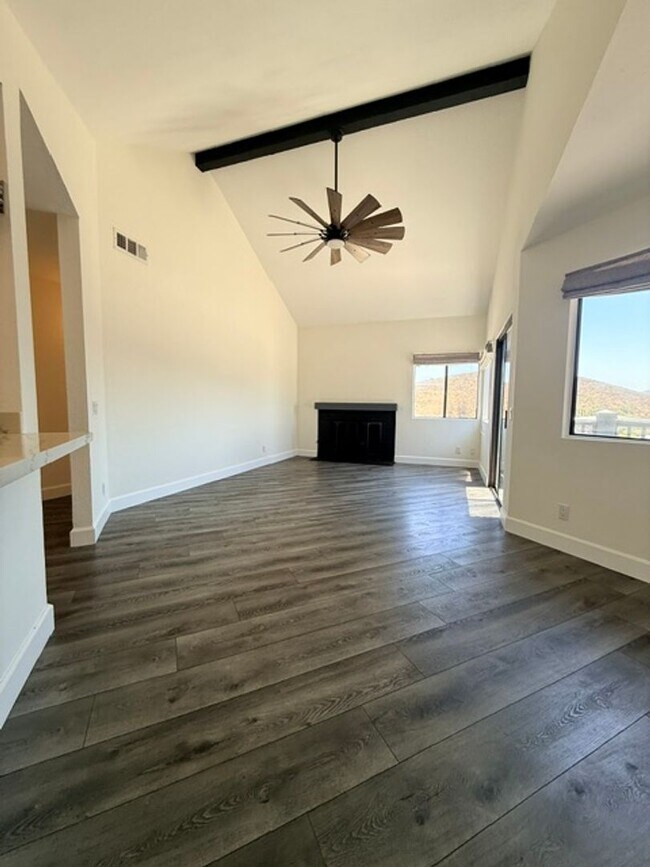 Building Photo - Fully updated condo in Spring Valley/ Rancho San Diego
