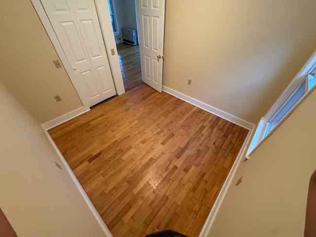 Building Photo - 7 Second St