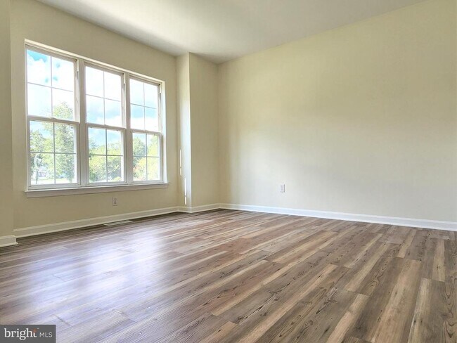 Building Photo - 62 Liberto Ln