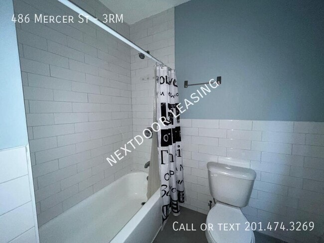 Building Photo - 486 Mercer St