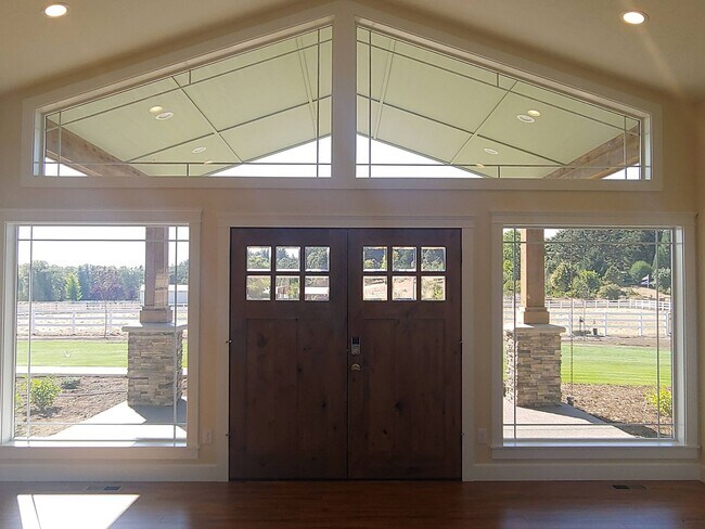 Building Photo - Custom built 3 bedroom, 2.5 bath home with...