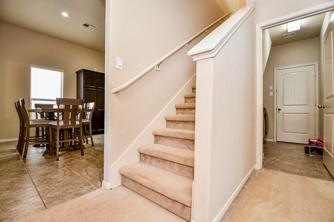 Staircase to 4BR/3BA - 3431 Arrowhead Bay Ln