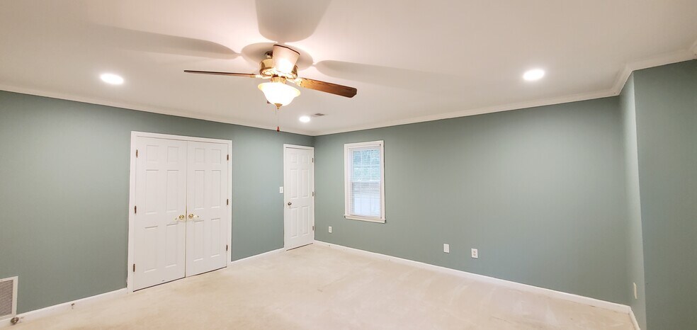 Building Photo - 3820 E Carlyle Ct