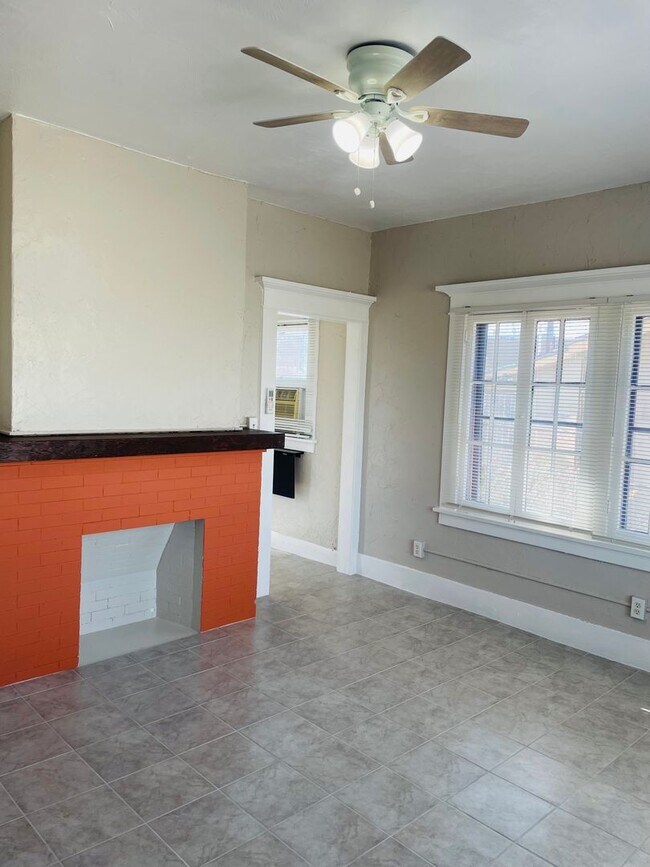 Building Photo - Fully Remodeled Charming Historic 2 Bed 1 ...