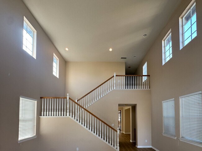 Building Photo - Available now! Beautiful 4 Bedroom Home for Rent in WOLF CREEK community of South Temecula!