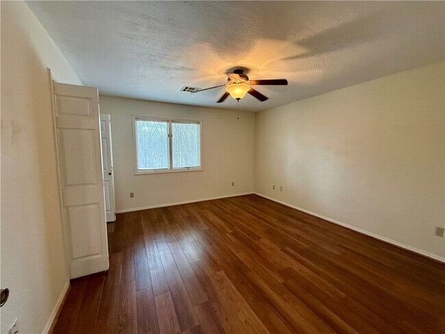 Building Photo - 9 Dunedin Dr