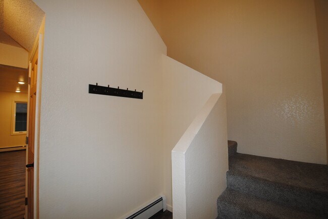Building Photo - 4922/4924 Princeton Drive