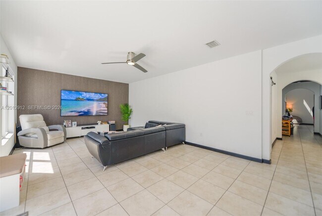 Building Photo - 9101 SW 169th Pl