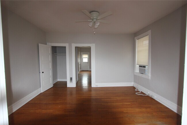 Building Photo - 3504 Arsenal St