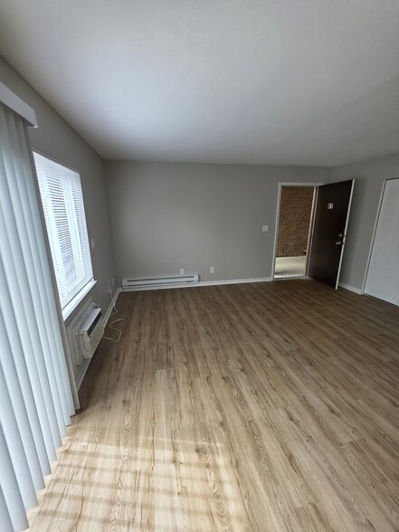 Building Photo - 487 Catalina Dr