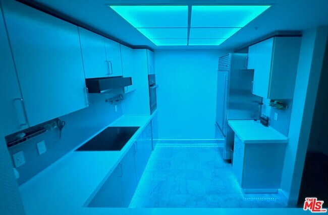 Building Photo - 10520 Wilshire Blvd