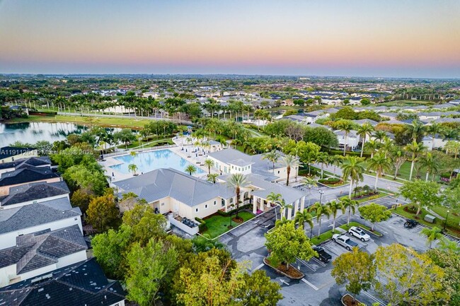 Building Photo - 2741 NE 4th St