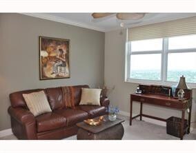 Building Photo - 347 N New River Dr E