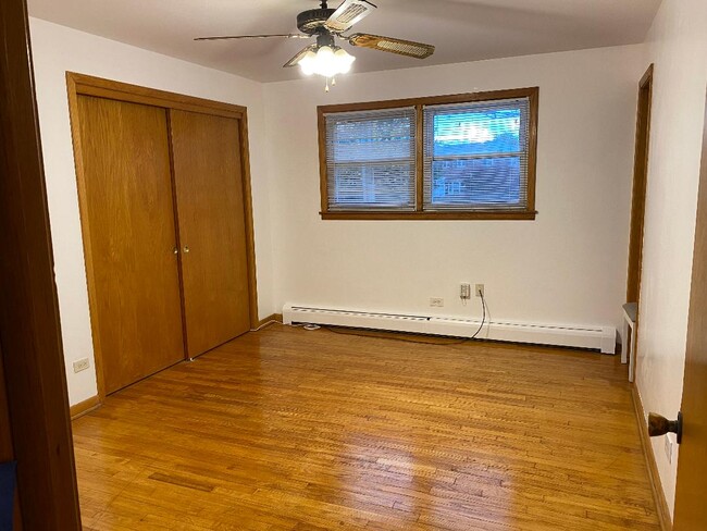 Master Bedroom - 627 N Northwest Hwy